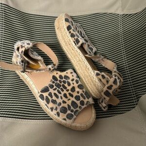 Bella Marie size 7.5 Shoes, Leopard Pony Hair
